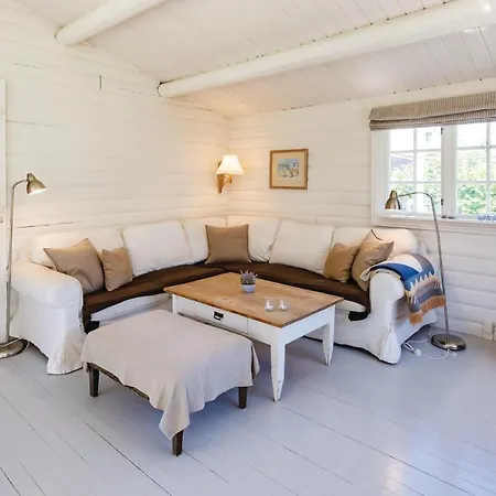 Nice In W/ 3 Bedrooms *